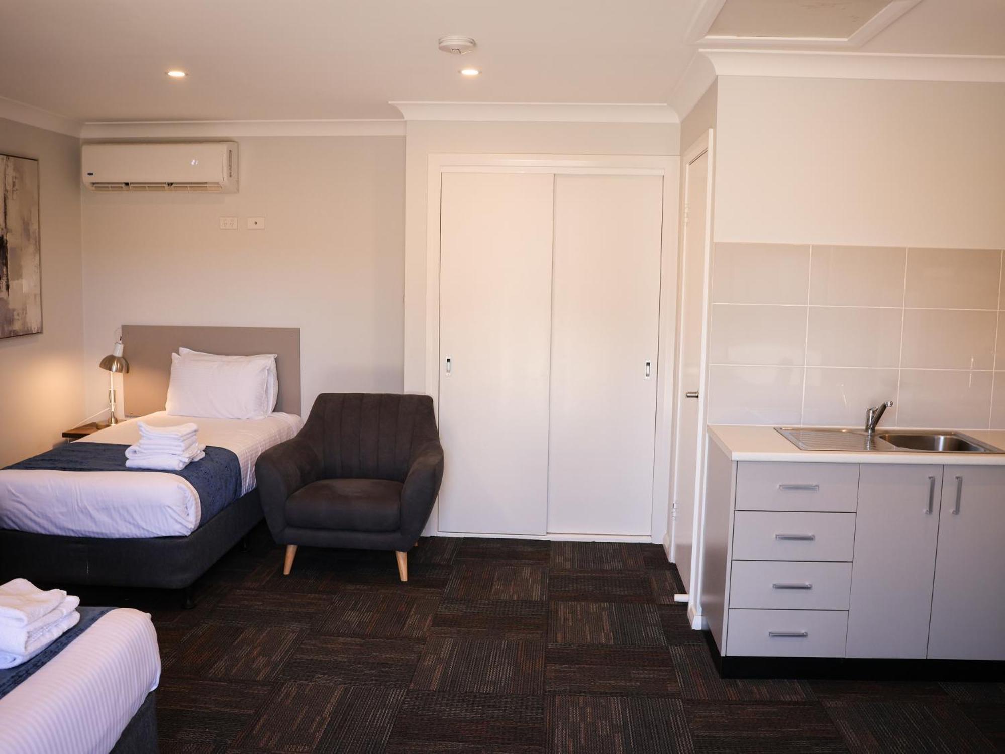 Eastend Studio Apartments Dubbo Bagian luar foto