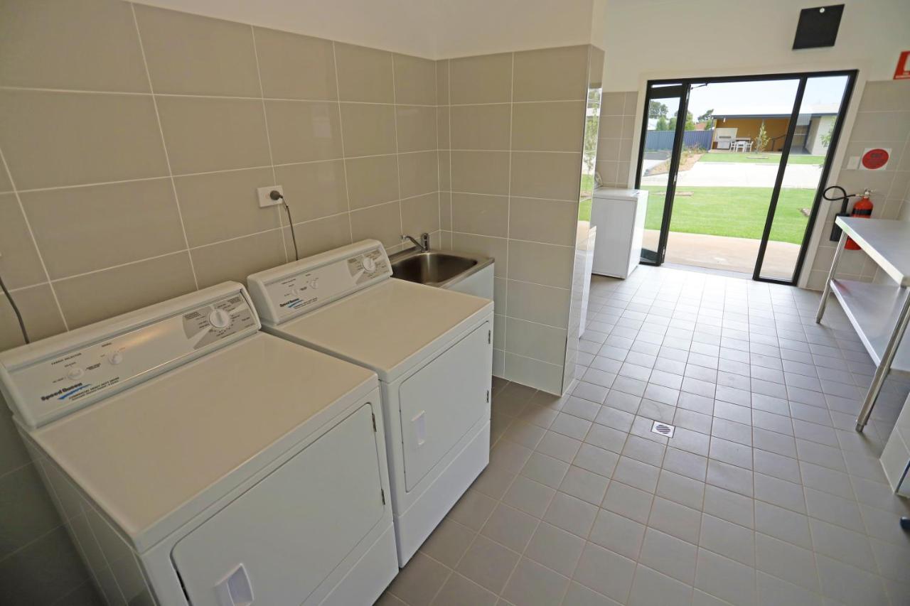 Eastend Studio Apartments Dubbo Bagian luar foto